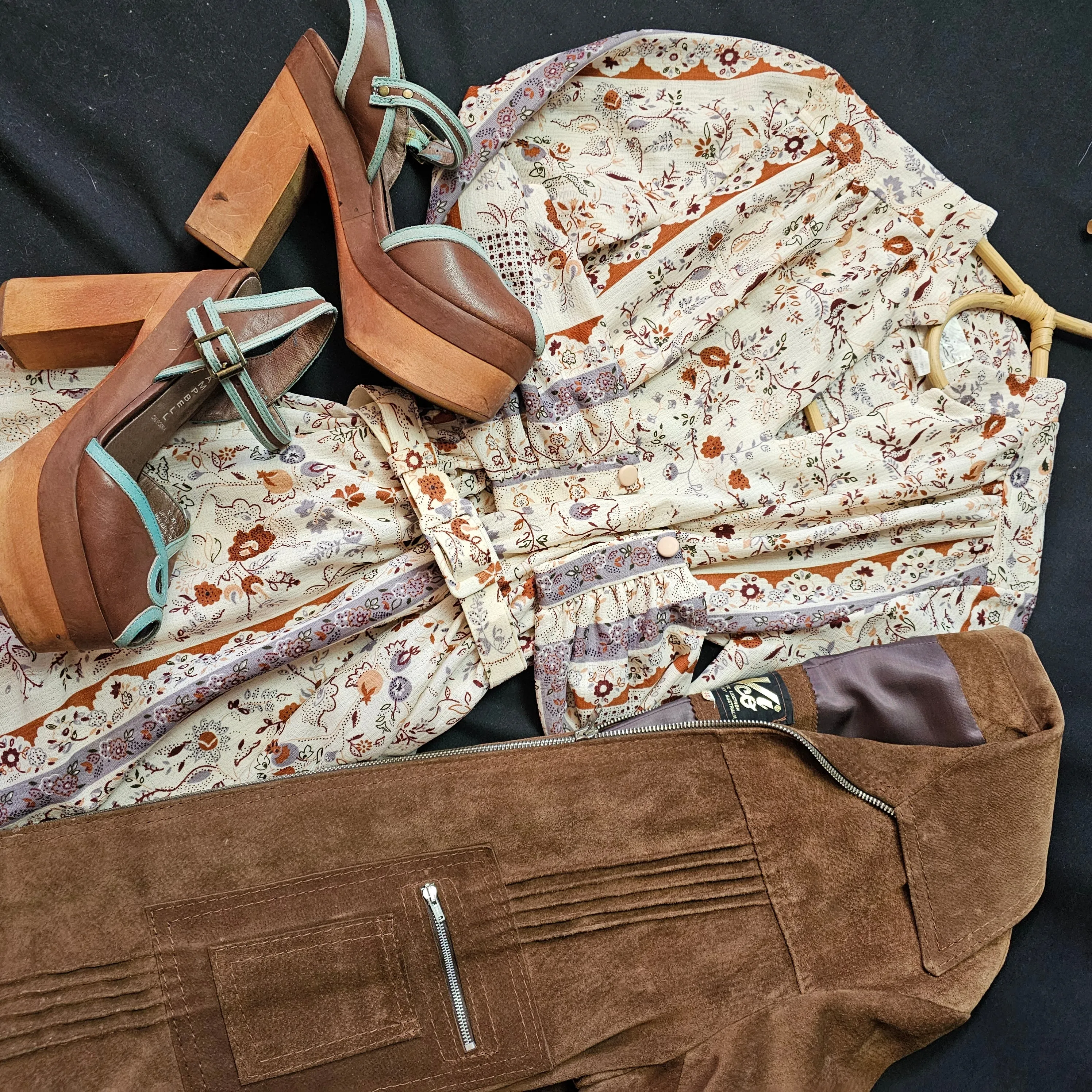 VINTAGE FLORAL PRAIRIE DRESS 12